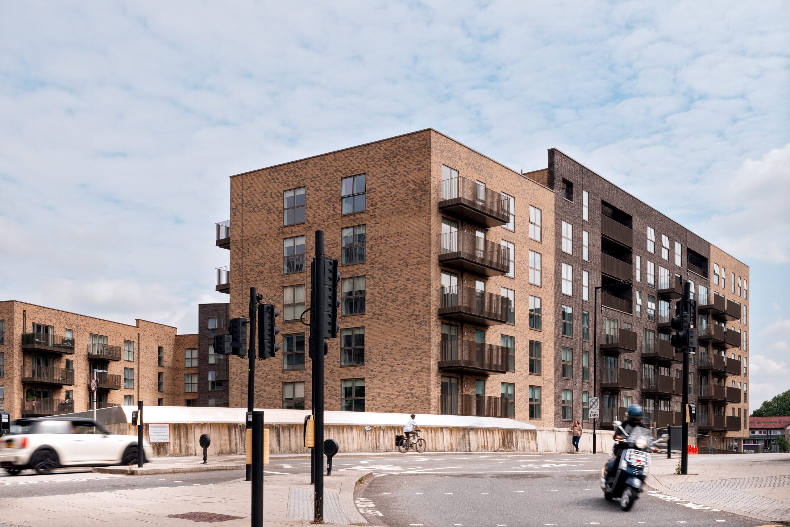 Higgins_Chobham_Farm_2-scaled